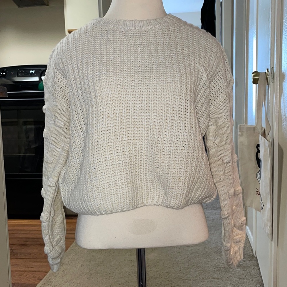 Beige balloon-sleeve slightly-cropped sweater